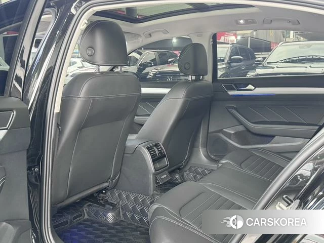Volkswagen Magotan 2025 Черный из Китая, фото 3