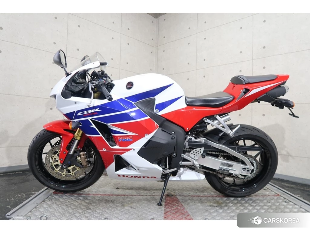 Проданный Honda CBR600RR 2017 из Японии, фото 2