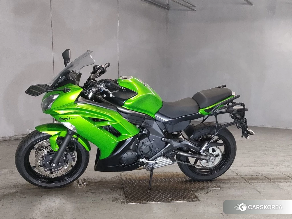 Проданный Kawasaki NINJA 650 2012 из Японии