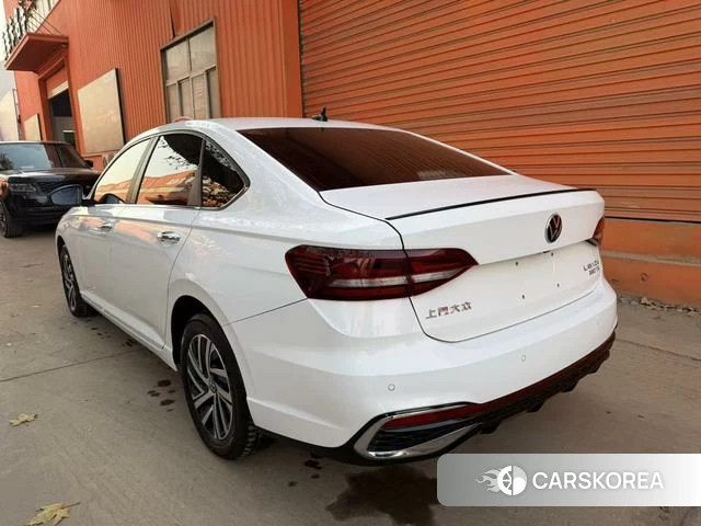 Volkswagen Lavida 2022 Белый из Китая, фото 2