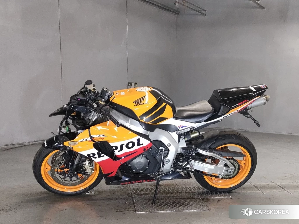 Проданный Honda CBR1000RR 2010 из Японии