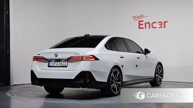 BMW 5 Series (G60) id 3610154 из Кореи 12