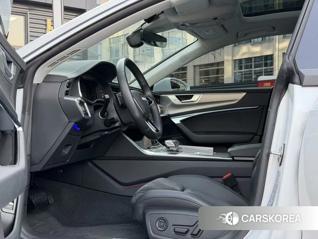 Audi A7 2024 Белый из Китая, фото 6