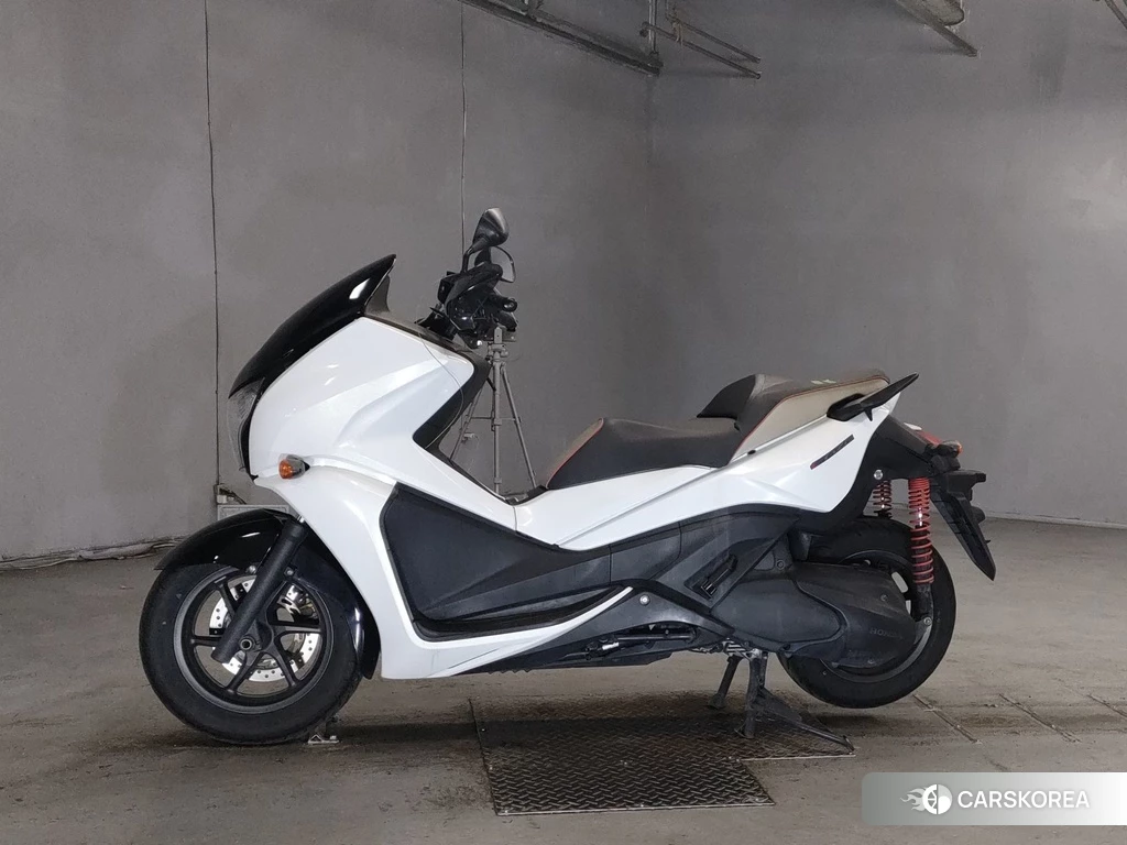 Проданный Honda PHASE S 2012 из Японии, фото 2