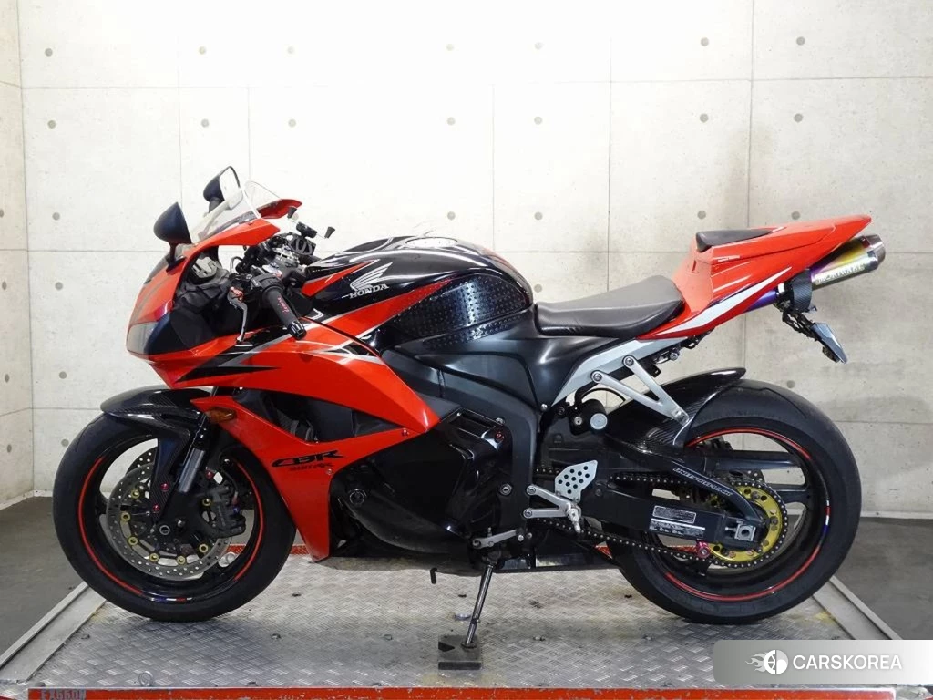 Проданный Honda CBR600RR 2010 из Японии, фото 2