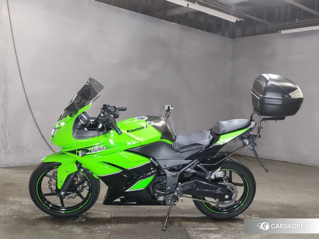 Проданный Kawasaki NINJA 250R 2011 из Японии