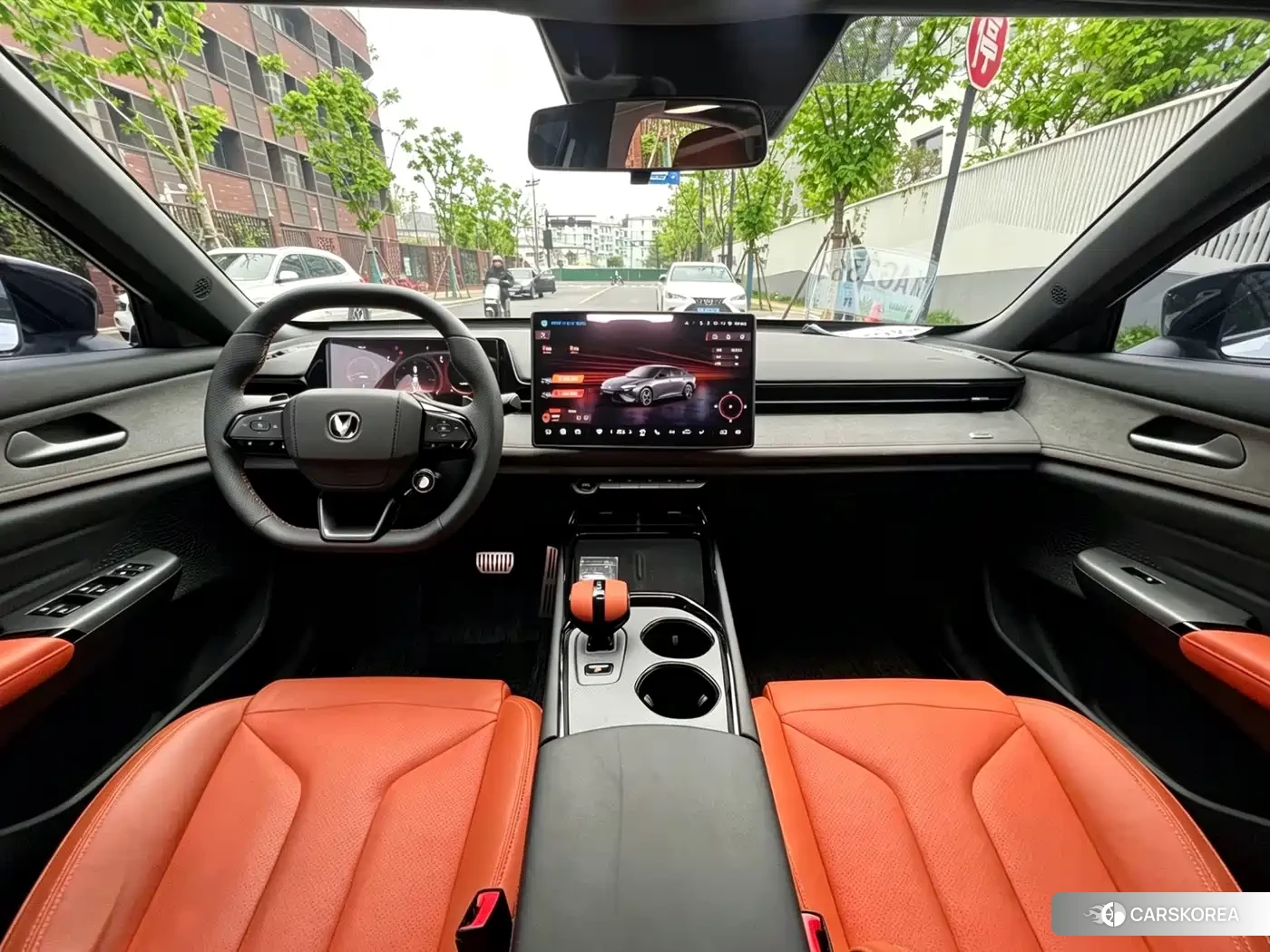 Chang'an UNI-V 2025 Белый из Китая, фото 2