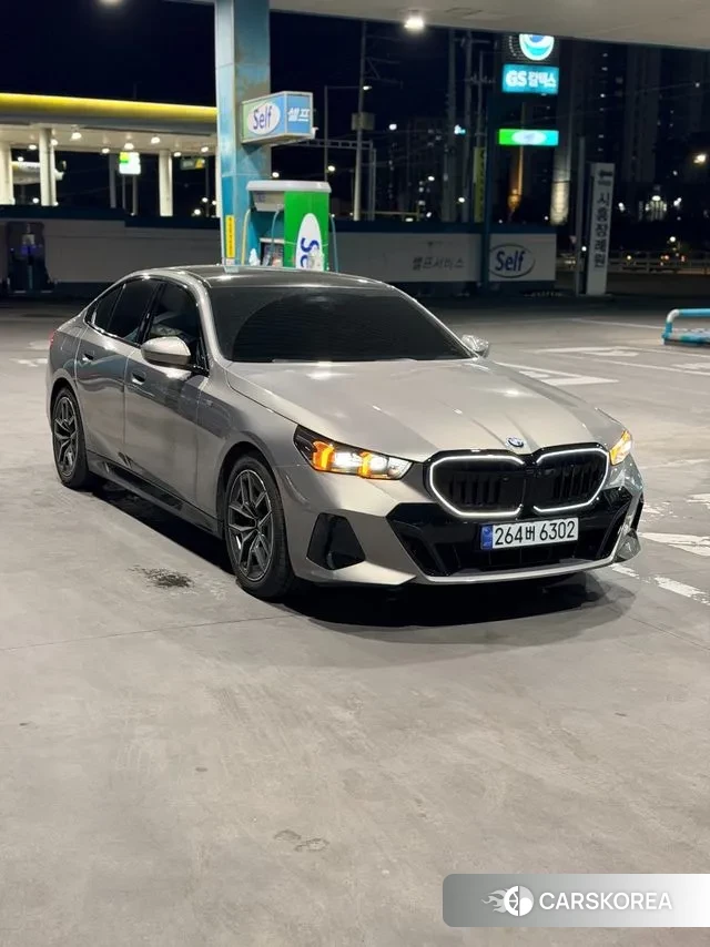 BMW 5 Series (G60) 2024 Серый из Кореи, фото 3