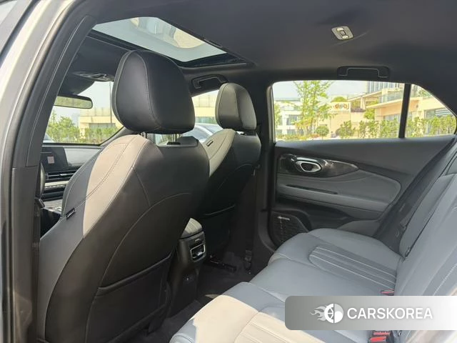 GAC Trumpchi Shadow Leopard 2025 Серебристо-серый из Китая, фото 6