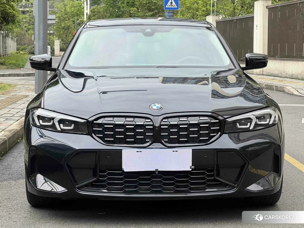 BMW 3 series 2022 Черный из Китая, фото 2