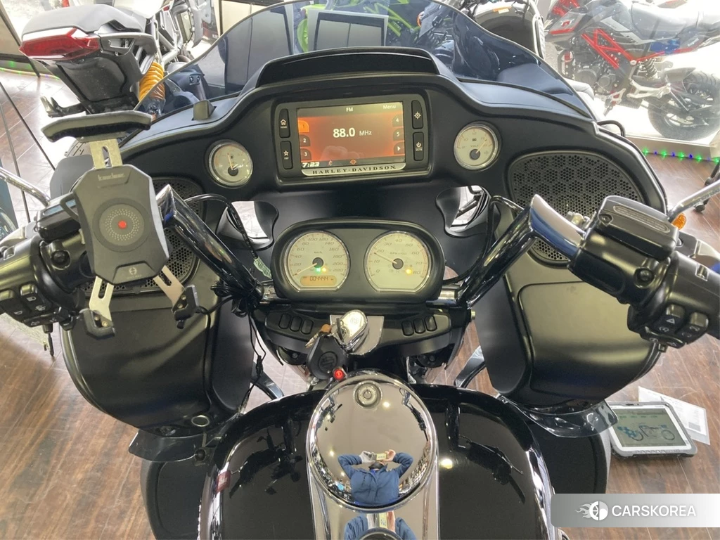 Проданный Harley-Davidson Road Glide FLTRX1580 2018 из Японии, фото 2