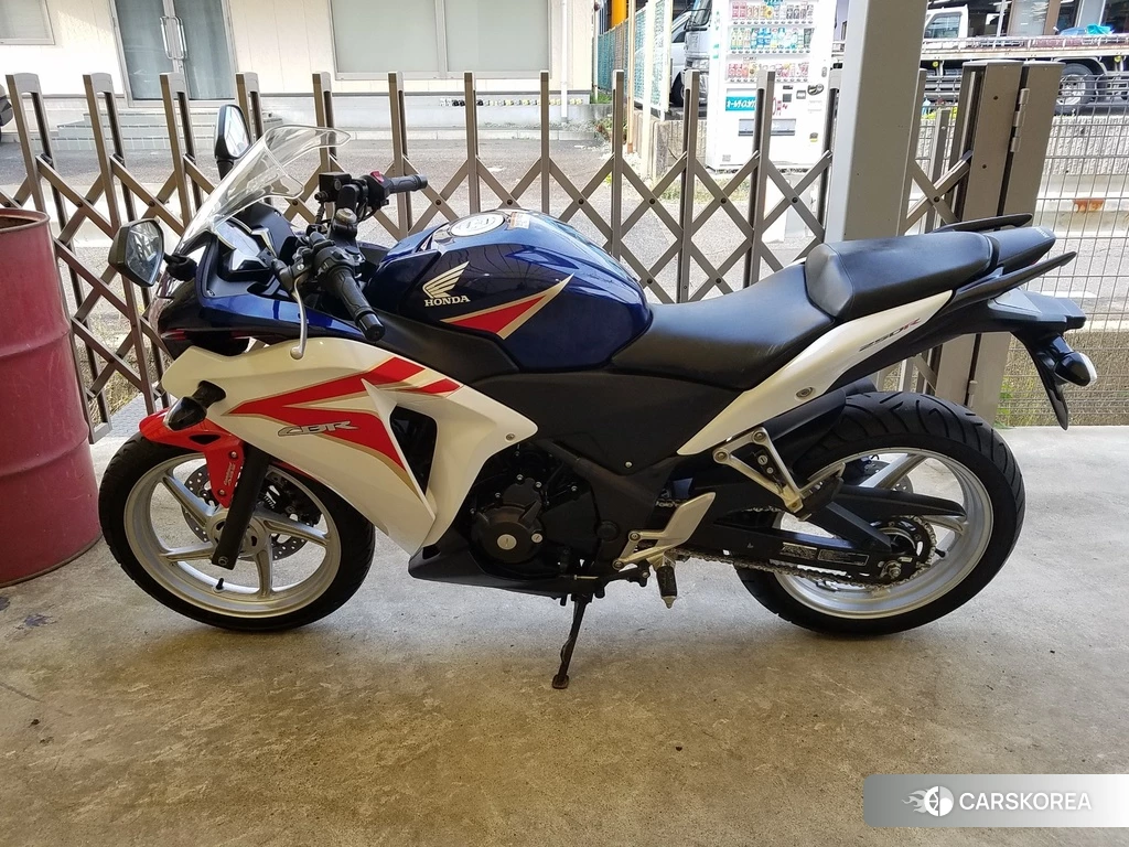 Проданный Honda CBR250R ABS 2011 из Японии, фото 2