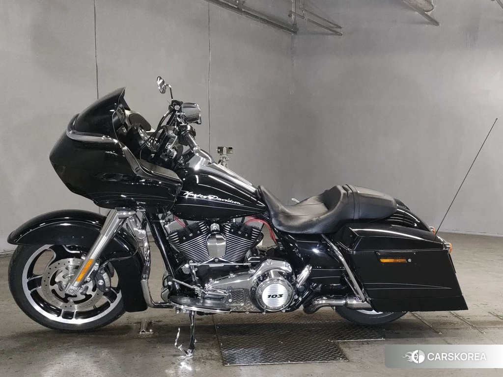 Проданный Harley-Davidson Road Glide FLTRX1690 2013 из Японии