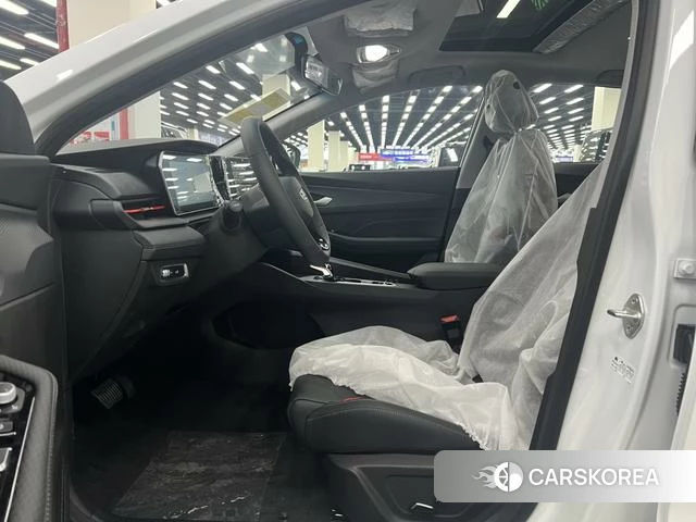Geely Automobile Binrui 2026 Белый из Китая, фото 2