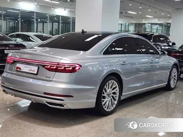 Audi A8 (D5) 2021 Серебряный из Кореи, фото 2