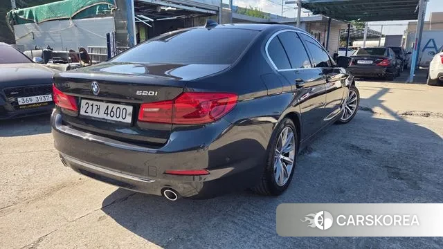 BMW 5 Series (G30) id 3319338 из Кореи 12