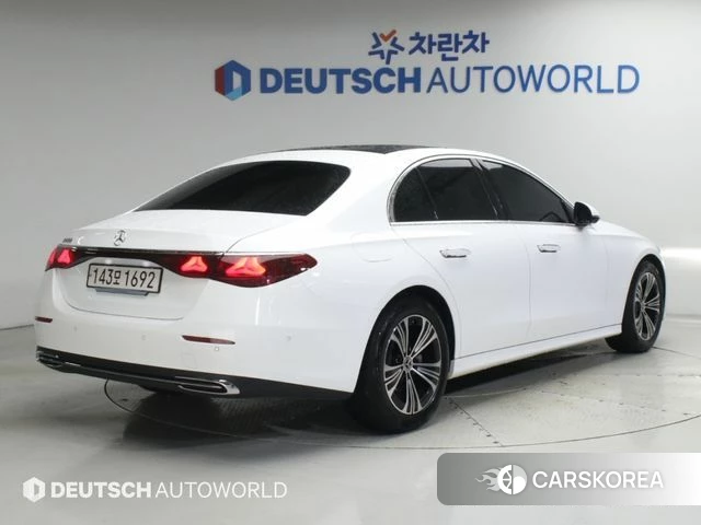 Mercedes-Benz E-Class W214 2024 Белый из Кореи, фото 3