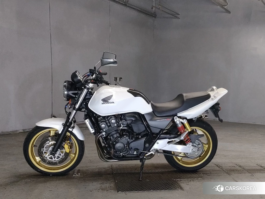 Проданный Honda CB400SF 2013 из Японии, фото 2