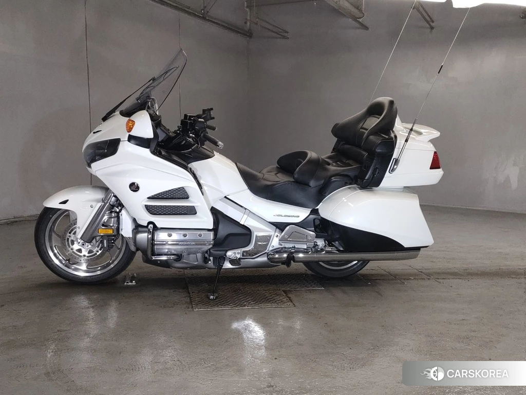 Проданный Honda GL1800 2012 из Японии