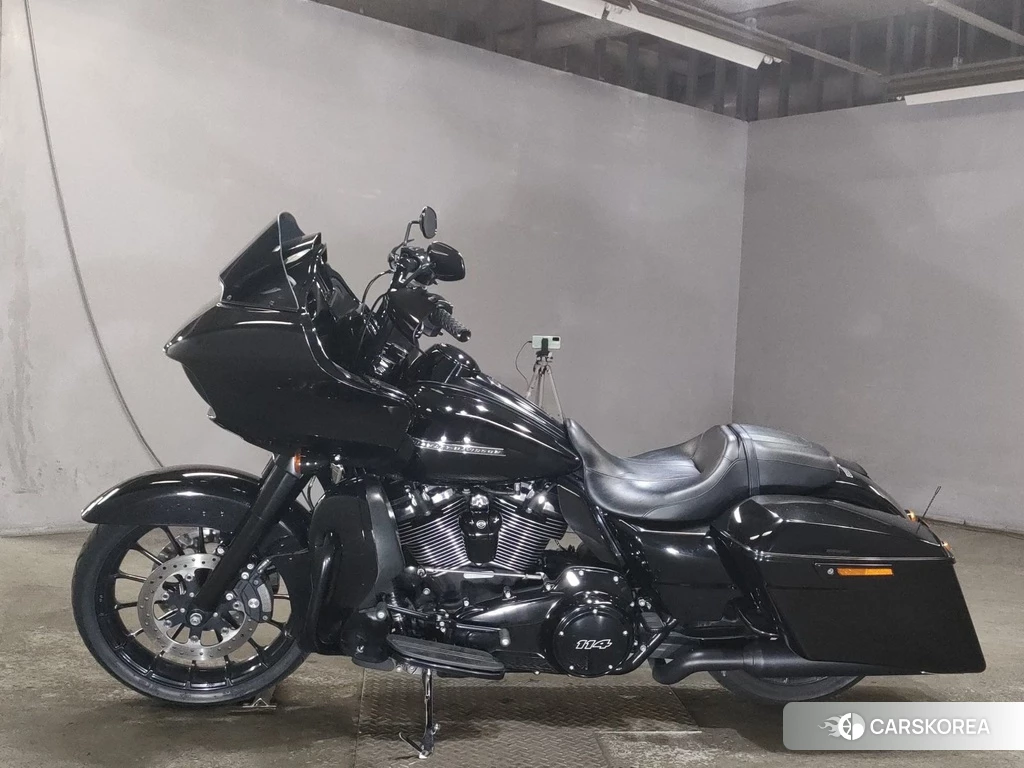 Проданный Harley-Davidson Road Glide FLTRXS1870 2019 из Японии