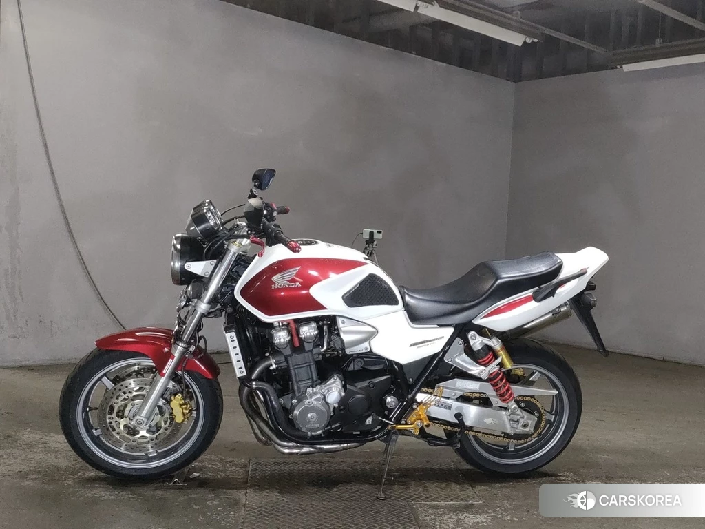 Проданный Honda CB1300SF 2012 из Японии