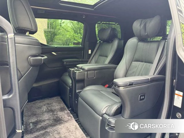 Lexus LM id 4219801 из Китая 11