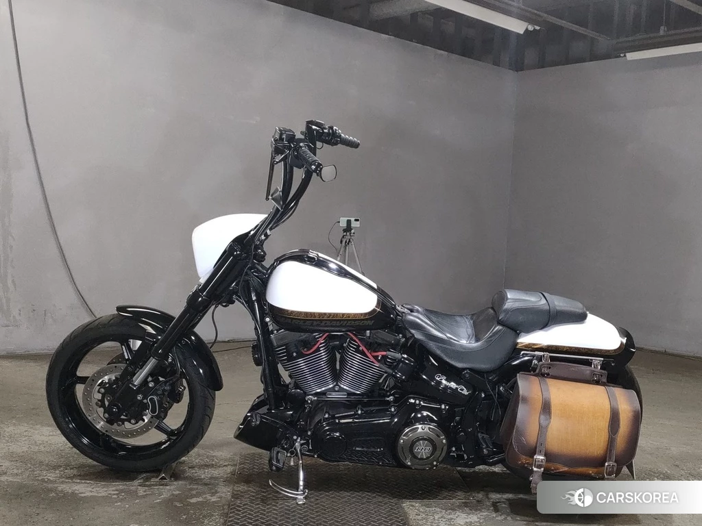 Проданный Harley-Davidson Softail Breakout FXSBSE CVO 2016 из Японии, фото 2