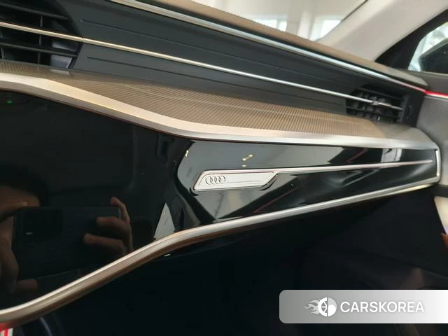 Audi A6L id 3908374 из Китая 10