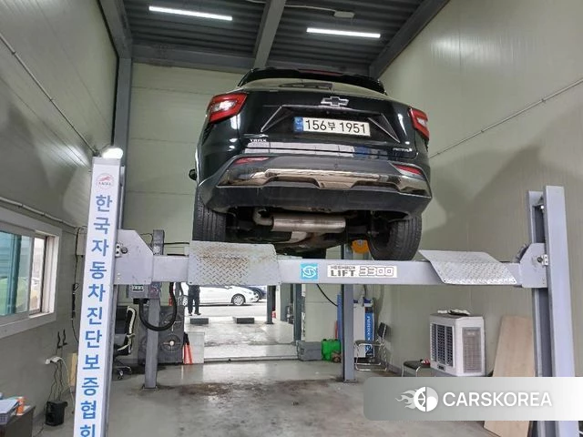 Chevrolet (GM Daewoo) Trax Crossover 2023 Черный из Кореи, фото 2