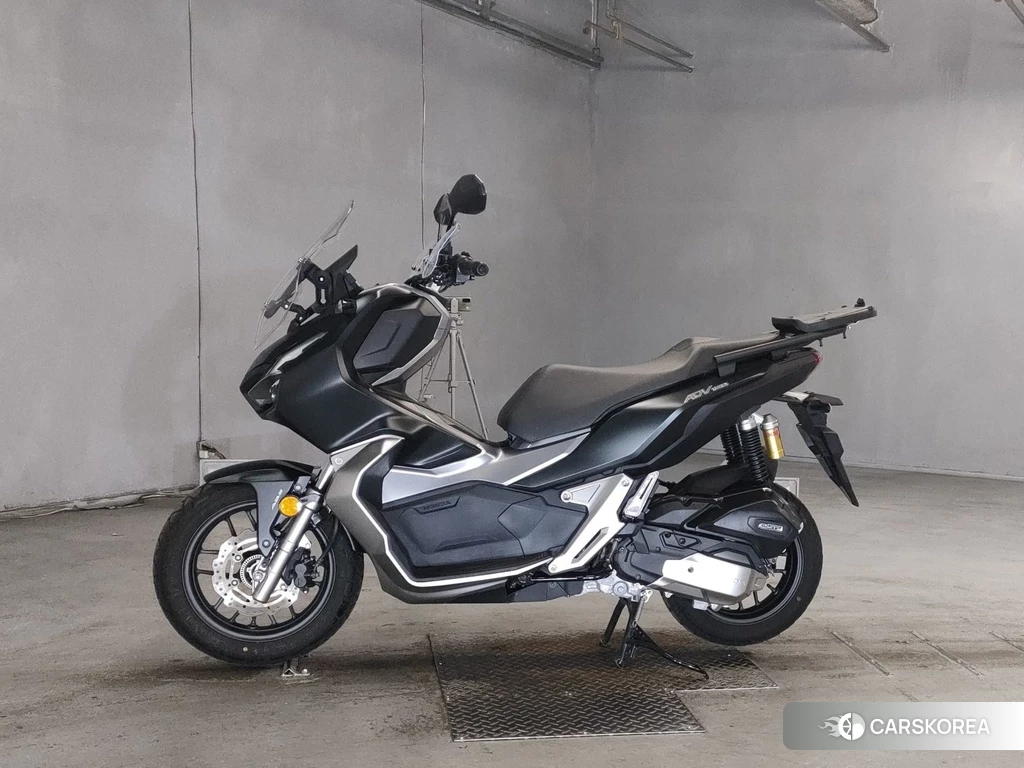 Проданный Honda ADV150 2019 из Японии, фото 2