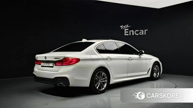 BMW 5 Series (G30) id 3844081 из Кореи 12