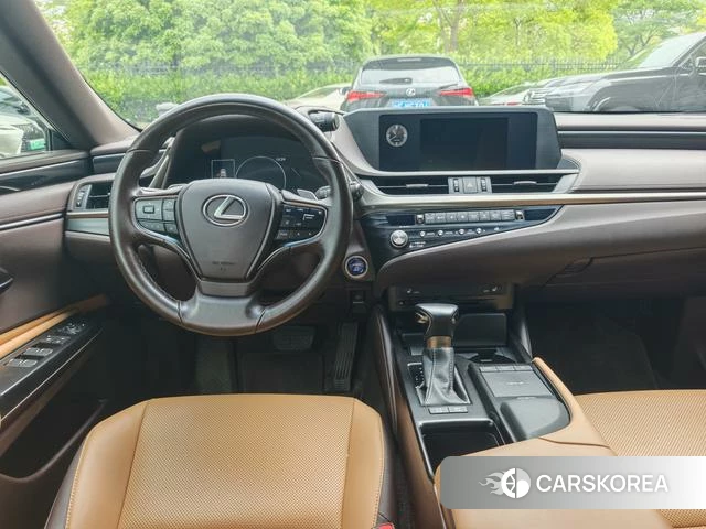 Lexus ES id 4353783 из Китая 10