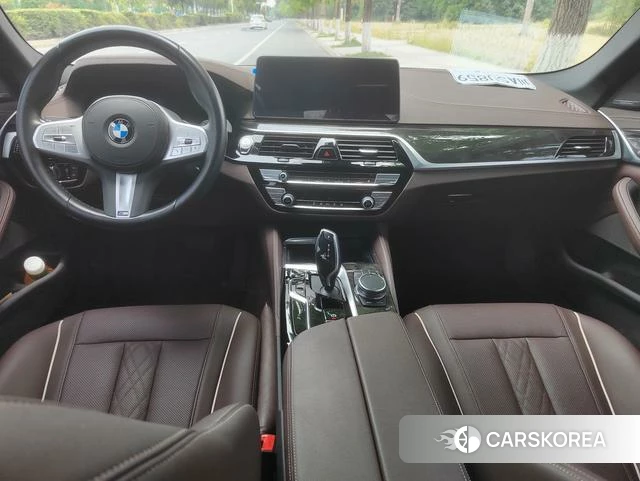 BMW 5 series 2023 Белый из Китая, фото 3
