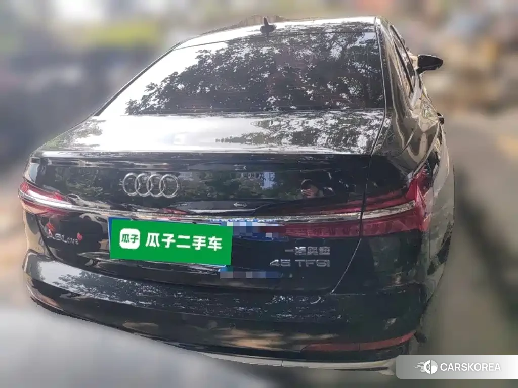 Audi A6L id 4680725 из Китая 12