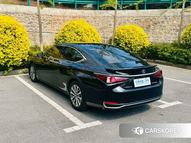 Lexus ES id 4278303 из Китая 10
