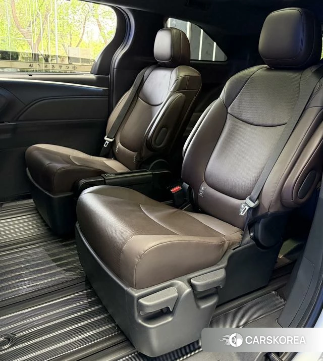 Toyota Grevia id 4328913 из Китая 10