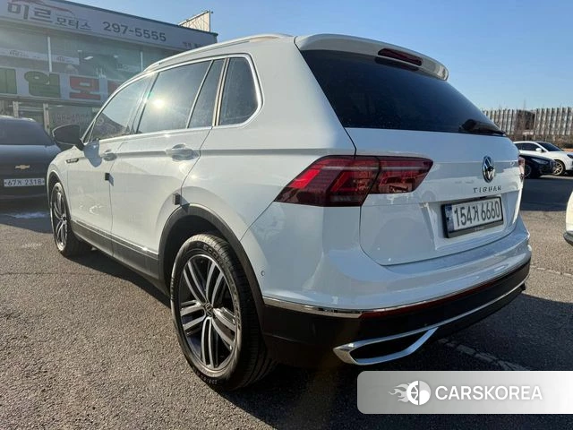 Volkswagen Tiguan second Generation 2022 Белый из Кореи, фото 4