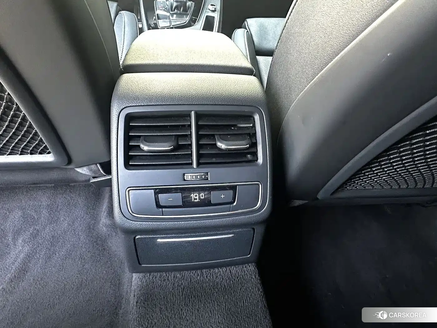 Audi A4L 2023 Белый из Китая, фото 2