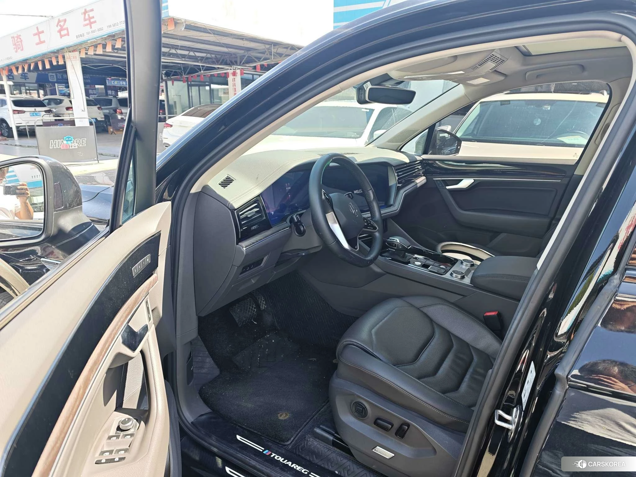 Volkswagen Touareg 2023 Черный из Китая, фото 2