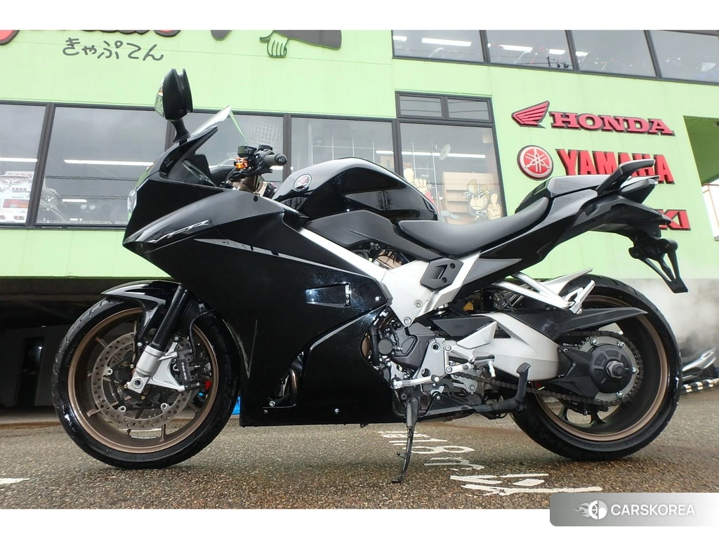 Проданный Honda VFR800F 2014 из Японии
