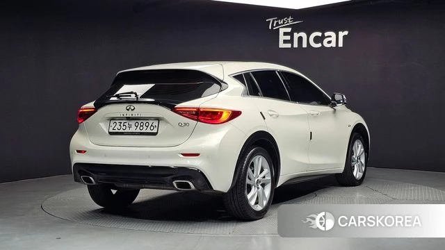 Infiniti Q30 id 4019938 из Кореи 12