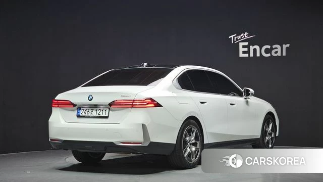 BMW 5 Series (G60) id 4584599 из Кореи 12