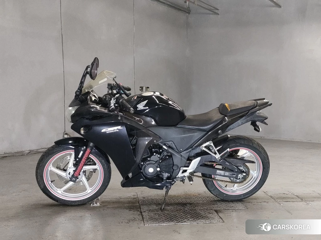 Проданный Honda CBR250R 2011 из Японии