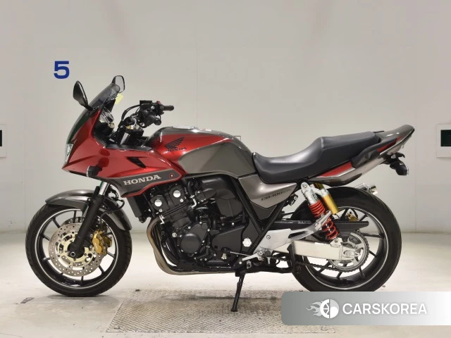 Проданный Honda CB400SF BOLDOR ABS 2017 из Японии, фото 2