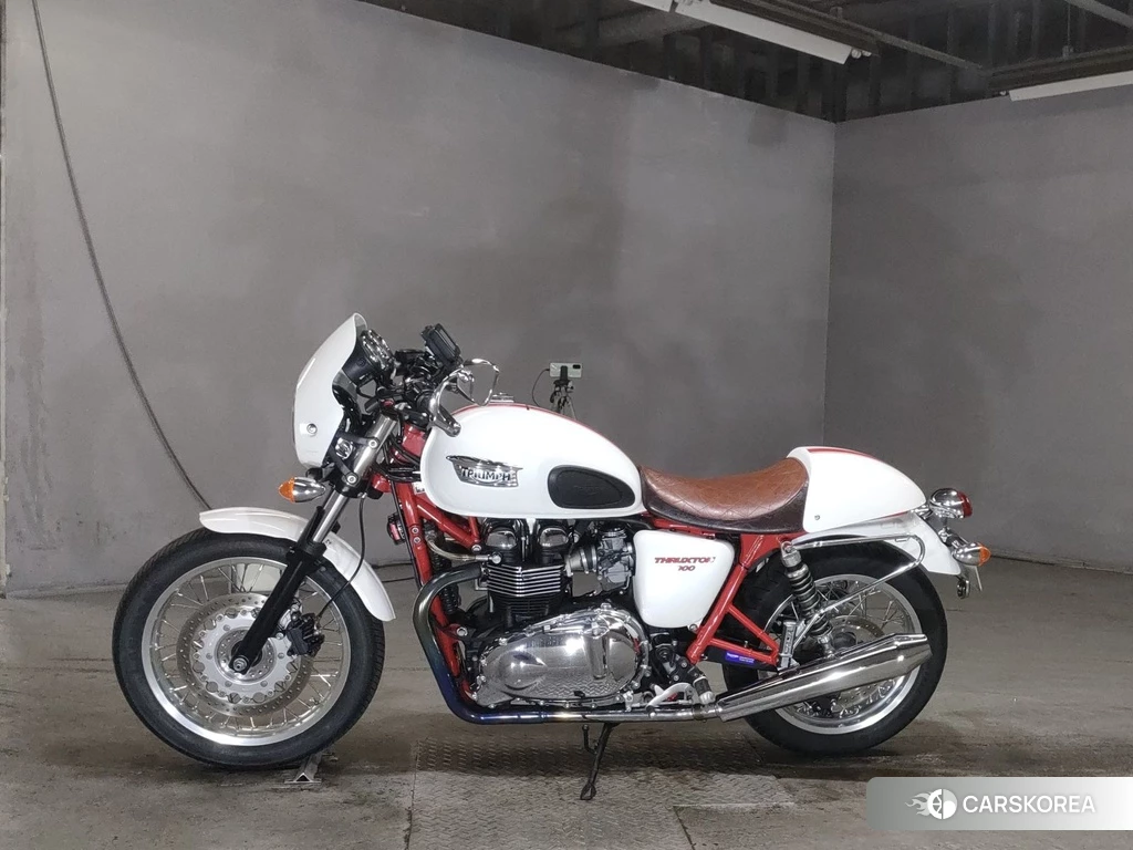 Проданный Triumph THRUXTON 2010 из Японии, фото 2