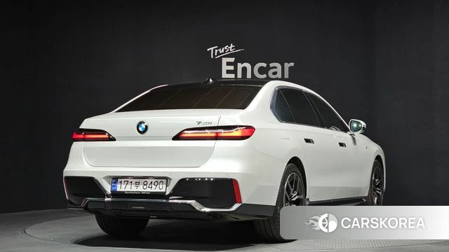 BMW 7 Series (G70) id 3922258 из Кореи 12