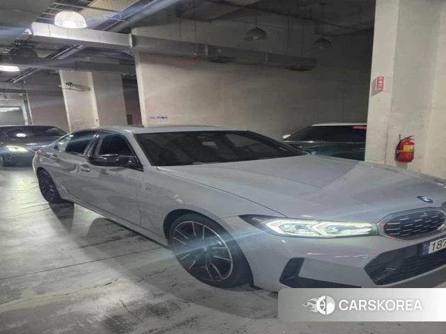 BMW 3 Series (G20) 2023 Светло-серебряный цвет из Кореи, фото 2