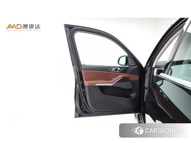 BMW X7 2024 Черный из Китая, фото 3
