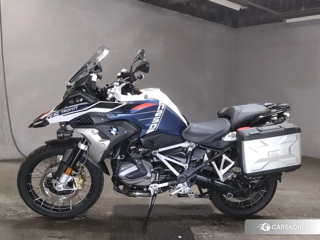 Проданный BMW R1250GS 2023 из Японии