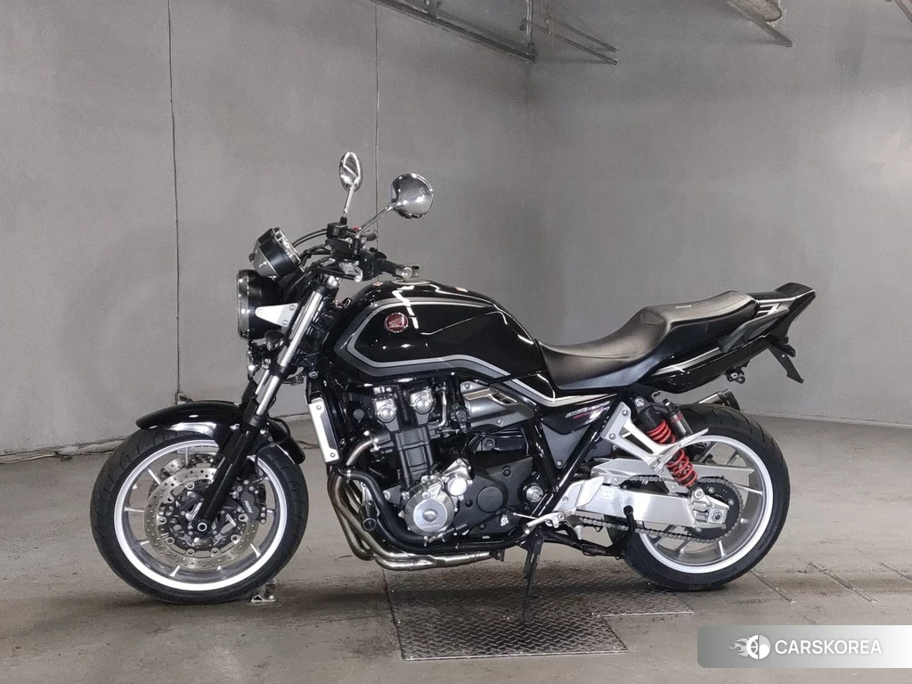 Проданный Honda CB1300SF 2020 из Японии, фото 2
